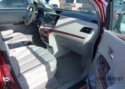 2011 Toyota Sienna Xle V6 из США, поврежденный, VIN 5TDYK3DC1BS112132